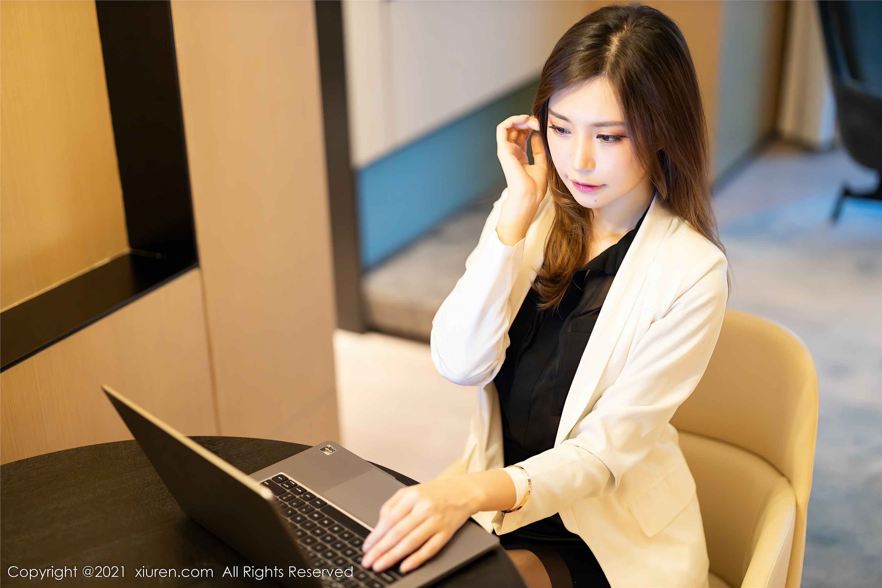 Xiuren秀人网 2021.11.30 NO.4285 绮里嘉ula